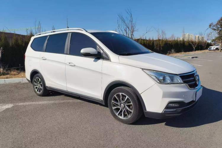 Used Baojun 730 2017 1.5T Manual Fashion Version 7 Seats China V Emission Standard Exterior 2