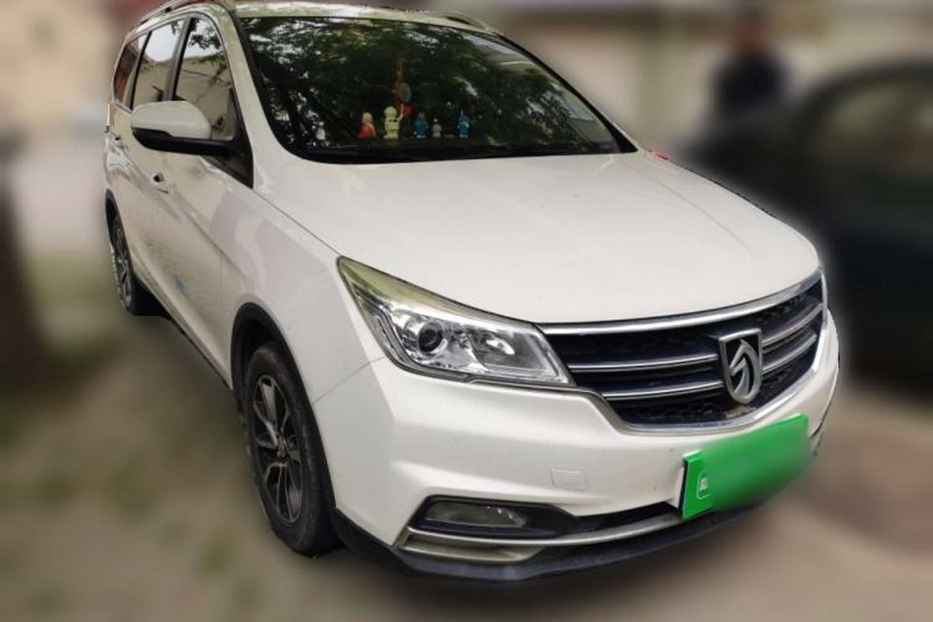 Used Baojun 730 2017 1.5T Manual Fashion Version 7 Seats China V Emission Standard Exterior 2