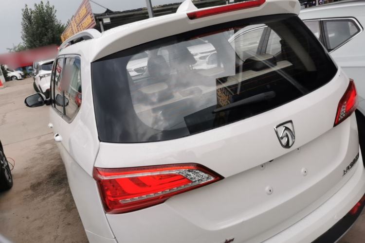 Used Baojun 730 2017 1.5T DCT Flagship Model 7 Seats China V Emission Standard Exterior 2