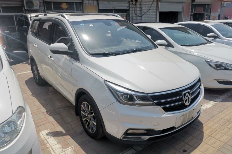 Used Baojun 730 2017 1.5T DCT Flagship Model 7 Seats China V Emission Standard Exterior 2