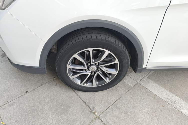 Used Baojun 730 2017 1.5T Manual Fashion Version 7 Seats China V Emission Standard Exterior 4