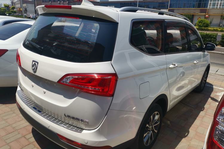 Used Baojun 730 2017 1.5T DCT Flagship Model 7 Seats China V Emission Standard Exterior 5