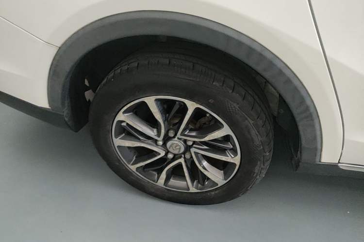 Used Baojun 730 2017 1.8L iAMT Prestige Version 7 Seats Exterior 5