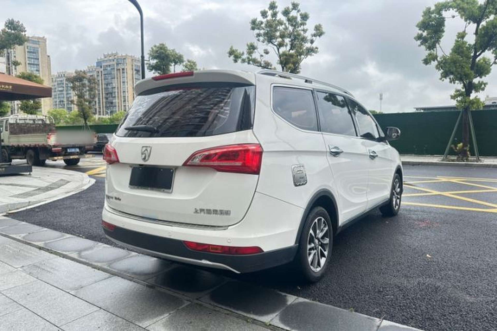 Used Baojun 730 2017 1.5T Manual Fashion Version 7 Seats China V Emission Standard Exterior 6