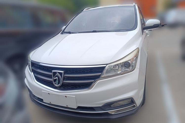 Used Baojun 730 2017 1.5T Manual Fashion Version 7 Seats China V Emission Standard Front