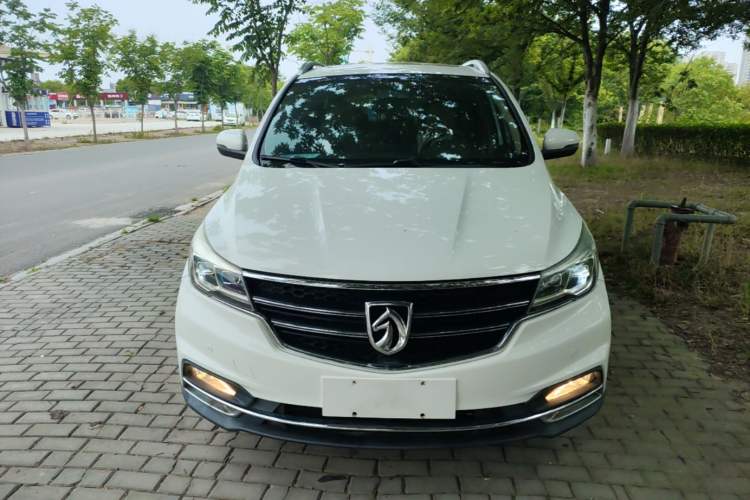 Used Baojun 730 2017 1.5T Manual Luxury Version 7 Seats Front