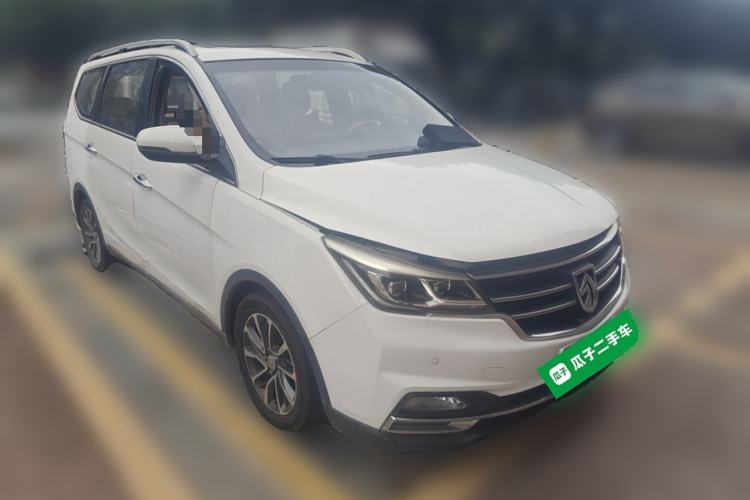 Used Baojun 730 2017 1.8L iAMT Luxury Version 7-Seater Front Right 45 Deg