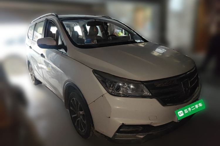 Used Baojun 730 2017 1.5T Manual Fashion Version 7 Seats China V Emission Standard Front Right 45 Deg