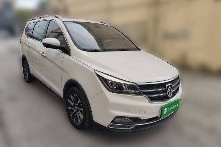 Used Baojun 730 2017 1.8L iAMT Prestige Version 7 Seats Front Right 45 Deg