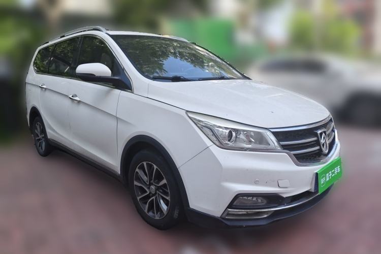 Used Baojun 730 2017 1.5T DCT Fashion Edition 7-Seater China V Emission Standard Front Right 45 Deg