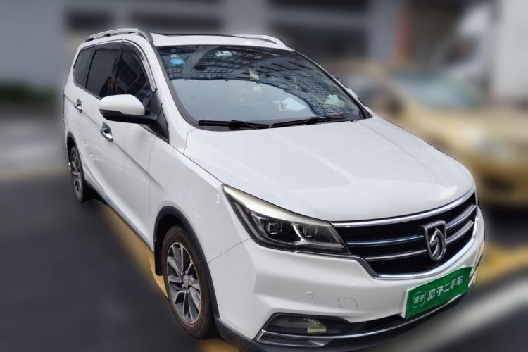 Used Baojun 730 2017 1.5T Manual Prestige Version 7 Seats Front Right 45 Deg