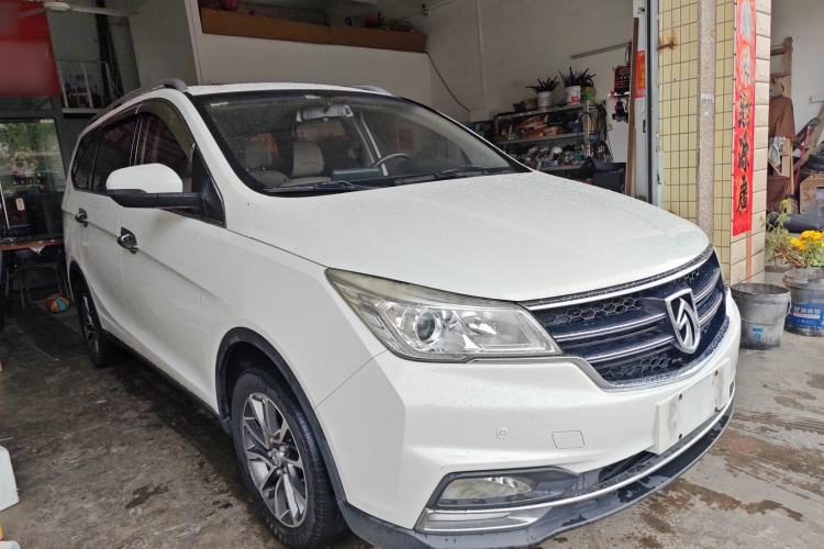 Used Baojun 730 2017 1.5T DCT Fashion Edition 7-Seater China V Emission Standard Front Right 45 Deg