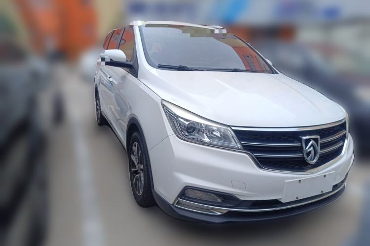 Used Baojun 730 2017 1.5T Manual Fashion Version 7 Seats China V Emission Standard Front Right 45 Deg