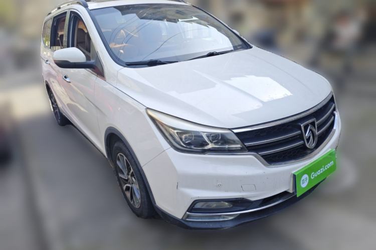 Used Baojun 730 2017 1.8L iAMT Luxury Version 7-Seater Front Right 45 Deg