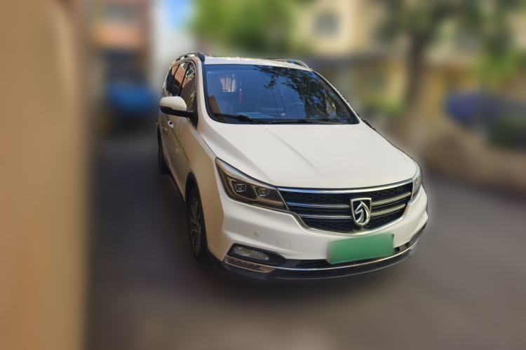 Used Baojun 730 2017 1.5T Manual Luxury Version 7 Seats Front Right 45 Deg