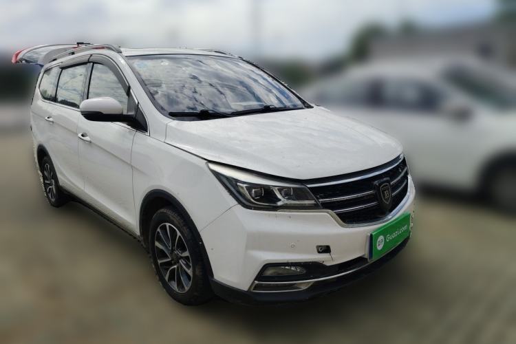 Used Baojun 730 2017 1.8L iAMT Prestige Version 7 Seats Front Right 45 Deg