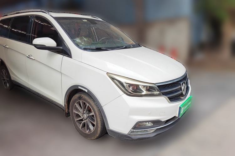 Used Baojun 730 2017 1.5T Manual Prestige Version 7 Seats Front Right 45 Deg