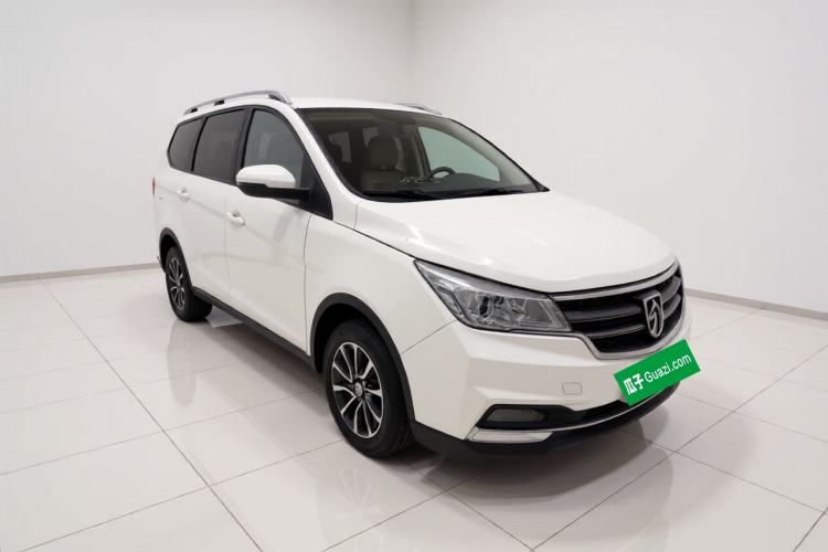 Used Baojun 730 2017 1.5T Manual Fashion Version 7 Seats China V Emission Standard Front Right 45 Deg