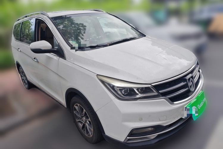 Used Baojun 730 2017 1.8L iAMT Luxury Version 7-Seater Front Right 45 Deg