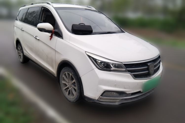 Used Baojun 730 2017 1.5T Manual Luxury Version 7 Seats Front Right 45 Deg