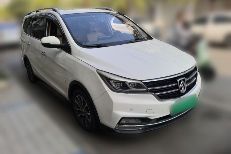 Used Baojun 730 2017 1.5T Manual Luxury Version 7 Seats Front Right 45 Deg