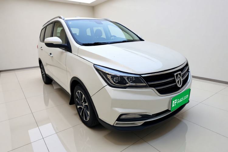 Used Baojun 730 2017 1.8L iAMT Prestige Version 7 Seats Front Right 45 Deg