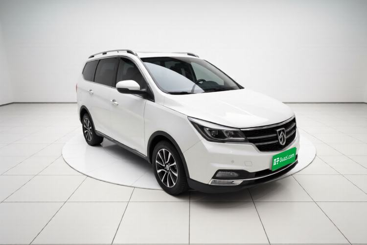 Used Baojun 730 2017 1.8L iAMT Prestige Version 7 Seats Front Right 45 Deg