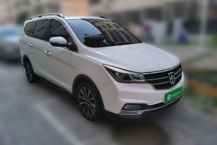 Used Baojun 730 2017 1.8L iAMT Prestige Version 7 Seats Front Right 45 Deg