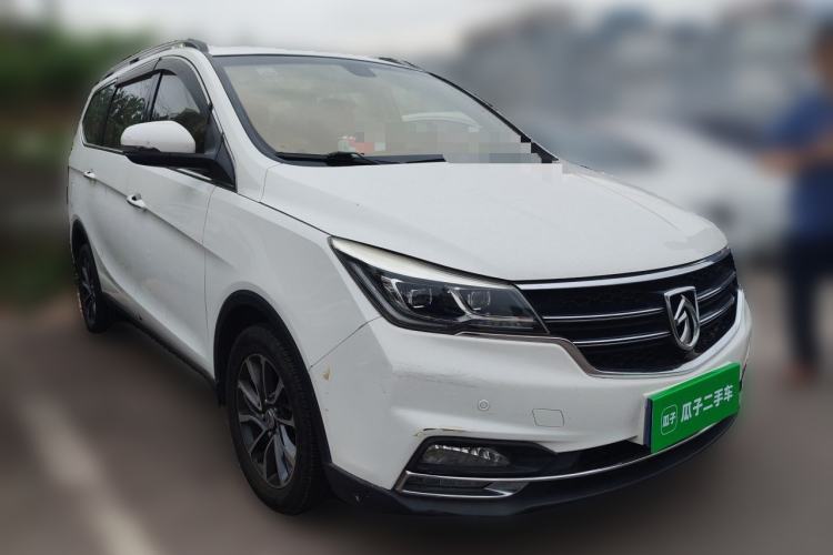 Used Baojun 730 2017 1.8L iAMT Prestige Version 7 Seats Front Right 45 Deg