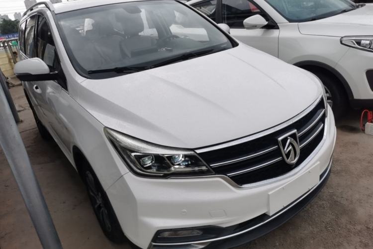 Used Baojun 730 2017 1.5T DCT Flagship Model 7 Seats China V Emission Standard Front Right 45 Deg