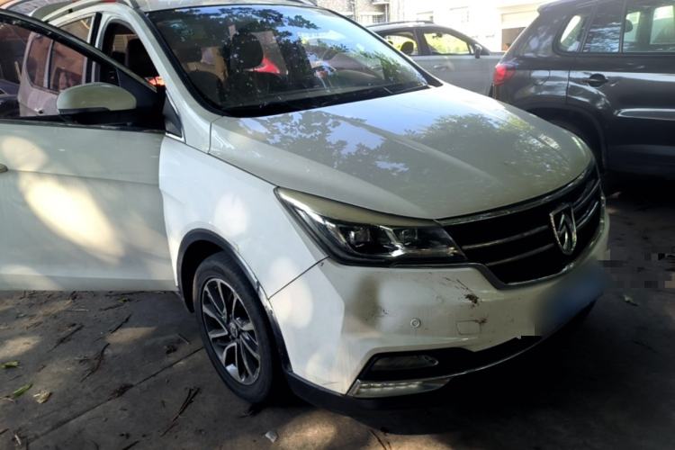Used Baojun 730 2017 1.8L iAMT Prestige Version 7 Seats Front Right 45 Deg