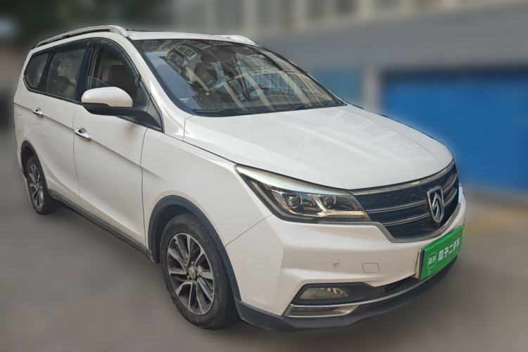 Used Baojun 730 2017 1.8L iAMT Prestige Version 7 Seats Front Right 45 Deg