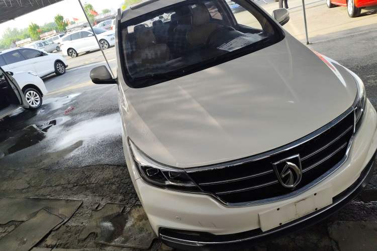 Used Baojun 730 2017 1.8L iAMT Prestige Version 7 Seats Front Right 45 Deg