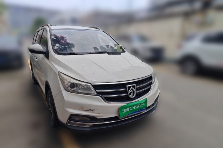 Used Baojun 730 2017 1.5T Manual Fashion Version 7 Seats China V Emission Standard Front Right 45 Deg