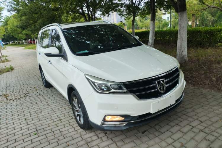 Used Baojun 730 2017 1.5T Manual Luxury Version 7 Seats Front Right 45 Deg