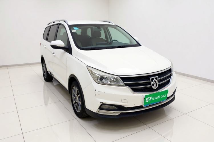 Used Baojun 730 2017 1.5T Manual Fashion Version 7 Seats China V Emission Standard Front Right 45 Deg