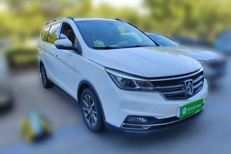 Used Baojun 730 2017 1.8L iAMT Prestige Version 7 Seats Front Right 45 Deg