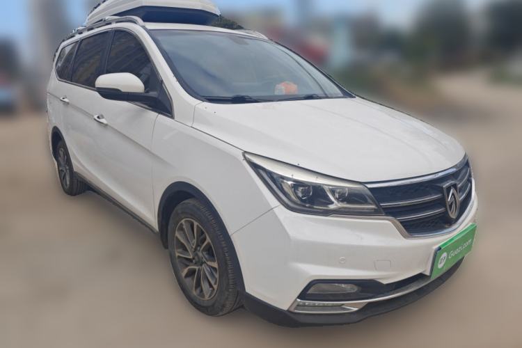Used Baojun 730 2017 1.5T Manual Prestige Version 7 Seats Front Right 45 Deg