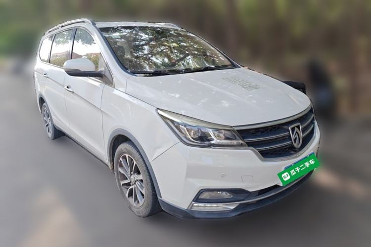 Used Baojun 730 2017 1.8L iAMT Prestige Version 7 Seats Front Right 45 Deg
