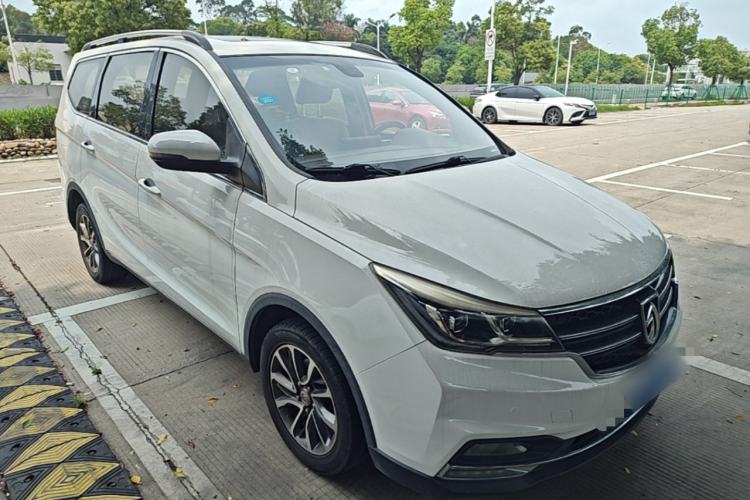 Used Baojun 730 2017 1.8L iAMT Prestige Version 7 Seats Front Right 45 Deg