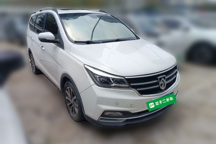 Used Baojun 730 2017 1.8L iAMT Prestige Version 7 Seats Front Right 45 Deg