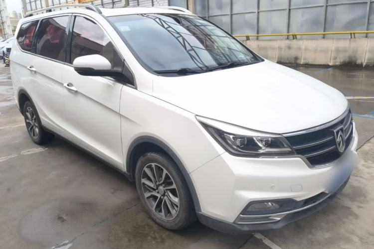 Used Baojun 730 2017 1.5T Manual Prestige Version 7 Seats Front Right 45 Deg