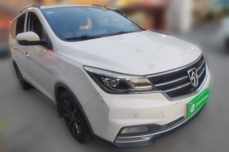 Used Baojun 730 2017 1.5T Manual Prestige Version 7 Seats Front Right 45 Deg