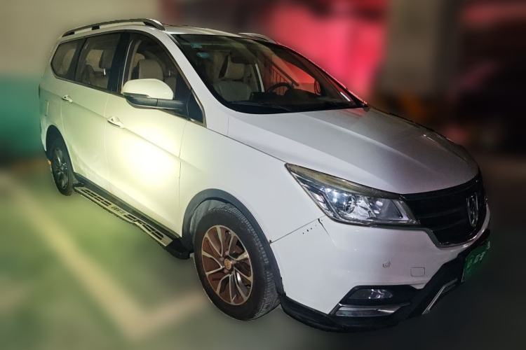 Used Baojun 730 2017 1.5T DCT Fashion Edition 7-Seater China V Emission Standard Front Right 45 Deg