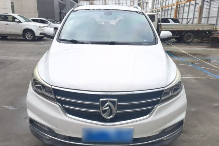Used Baojun 730 2017 1.5T Manual Prestige Version 7 Seats Front