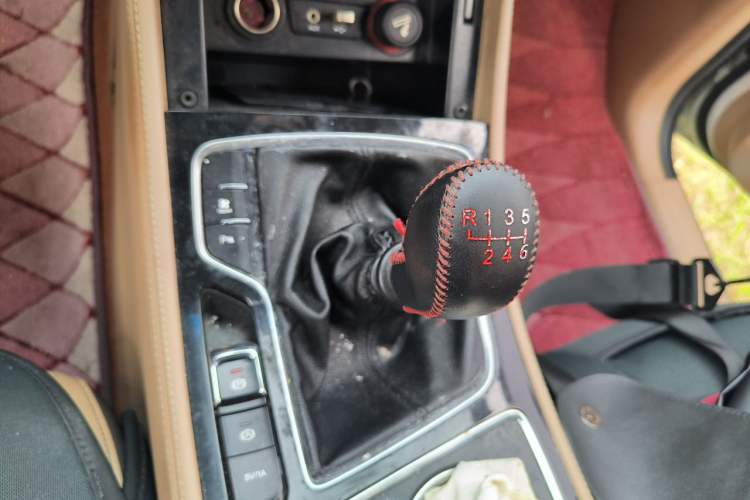 Used Baojun 730 2017 1.5T Manual Style 7 Seats China V Gear Lever