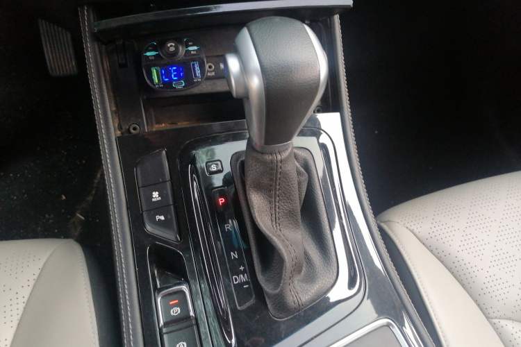 Used Baojun 730 2017 1.5T DCT Flagship Model 7 Seats China V Emission Standard Gear Lever