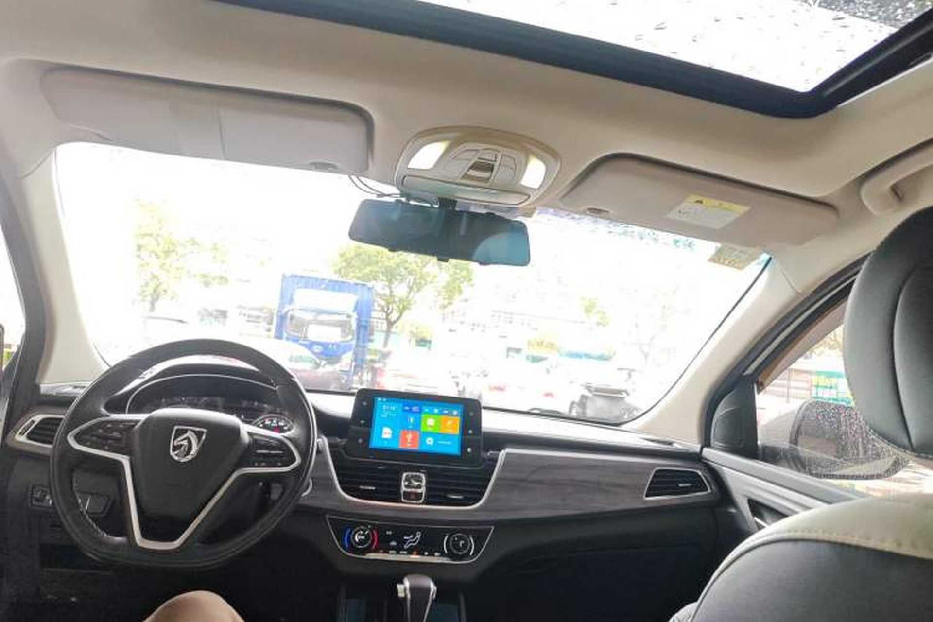 Used Baojun 730 2017 1.5T DCT Fashion Edition 7-Seater China V Emission Standard Headliner