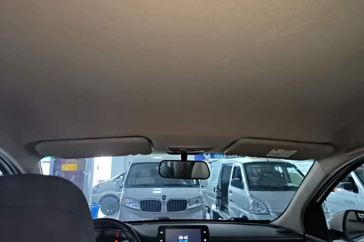 Used Baojun 730 2017 1.5T Manual Fashion Version 7 Seats China V Emission Standard Headliner