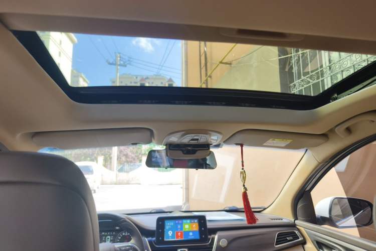 Used Baojun 730 2017 1.5T Manual Luxury Version 7 Seats Headliner